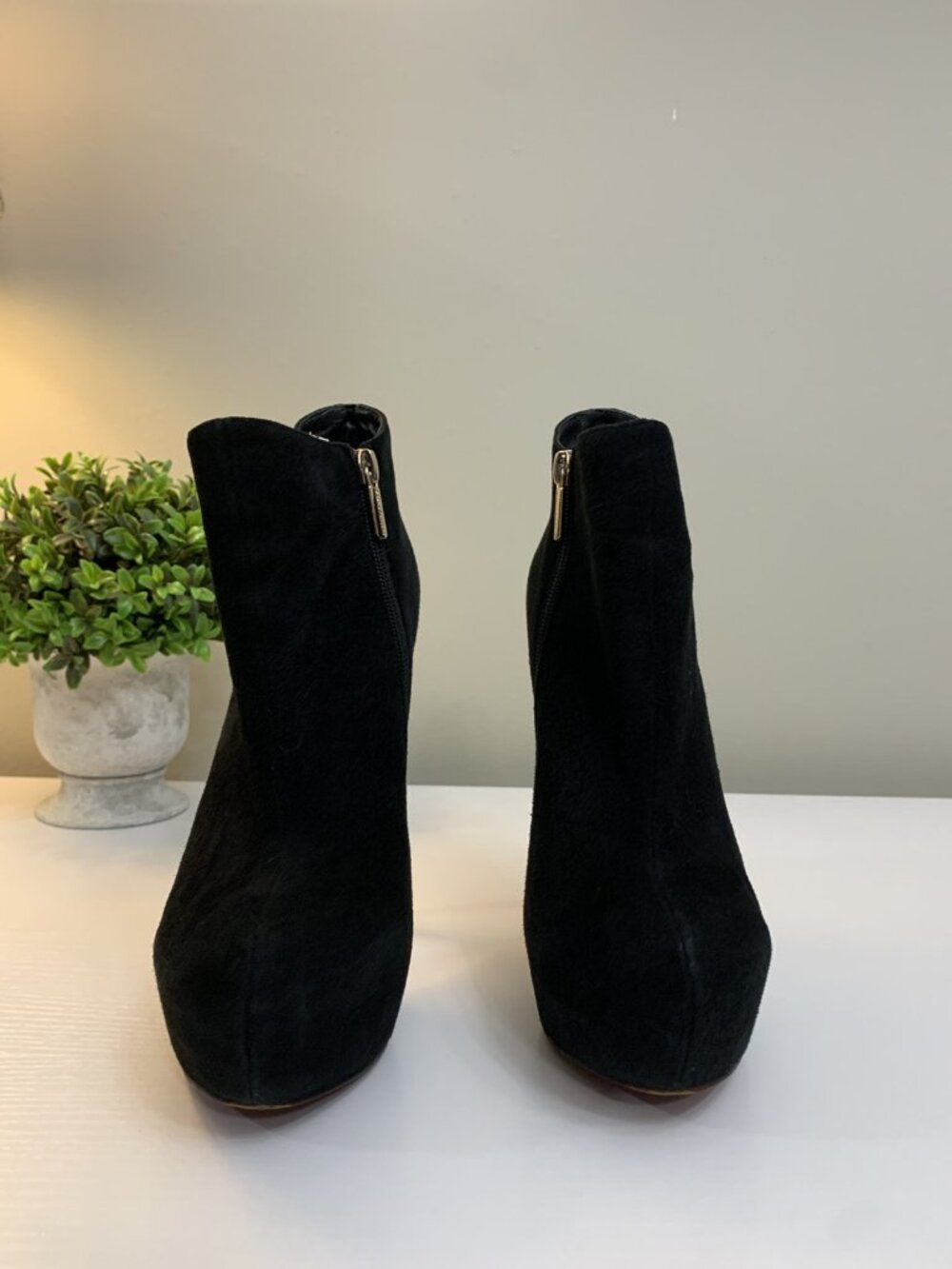 Sasha Fabiani Black Suede Platform Gold Stiletto Booties Gently Used US8.5/EU39 - Picture 4 of 11